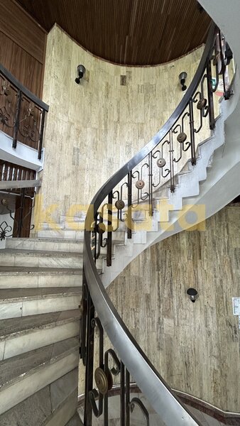 Libertatii, 500 mp, parter si etaj 1,