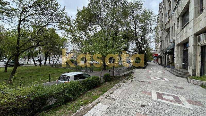 Libertatii, 500 mp, parter si etaj 1,